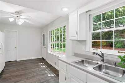 643 Grove Parkway SE, Marietta, GA 30067 - Photo 10