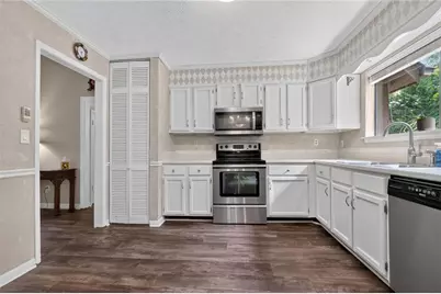 9640 Pine Thicket Way, Roswell, GA 30075 - Photo 4