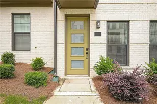 2048 Holtz Ln, Atlanta, GA 30318 - Photo 2
