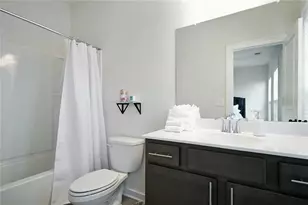 2048 Holtz Ln, Atlanta, GA 30318 - Photo 20