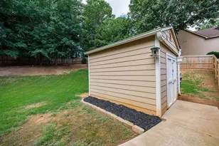6050 Windsor Creek Dr, Douglasville, GA 30135 - Photo 12