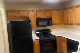 2083 Manhattan Pkwy, Decatur, GA 30035 - Photo 4