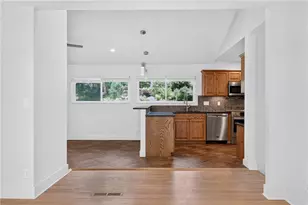 6311 Hunting Creek Rd, Atlanta, GA 30328 - Photo 8