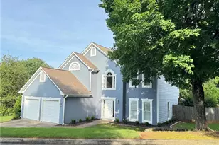 10615 Victory Gate Dr, Alpharetta, GA 30022 - Photo 1