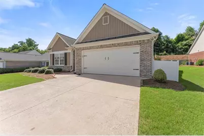 316 Lakeview Bend Circle, Jefferson, GA 30549 - Photo 2