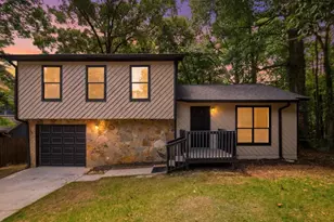 600 Maple Dr, Stone Mountain, GA 30083 - Photo 2