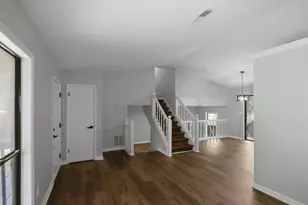 600 Maple Dr, Stone Mountain, GA 30083 - Photo 8