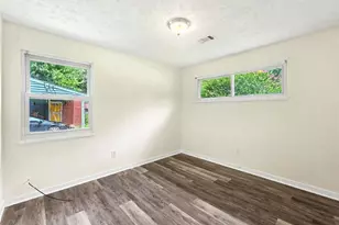 2559 Dale Creek Dr NW, Atlanta, GA 30318 - Photo 20