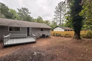 657 Robert E Lee Pkwy, Jonesboro, GA 30238 - Photo 28
