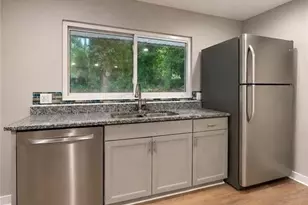657 Robert E Lee Pkwy, Jonesboro, GA 30238 - Photo 6