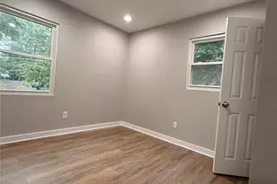 657 Robert E Lee Pkwy, Jonesboro, GA 30238 - Photo 22