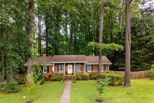 589 Dogwood Dr, Lawrenceville, GA 30046 - Photo 2