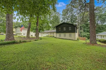 2204 Pine Point Drive, Lawrenceville, GA 30043 - Photo 32