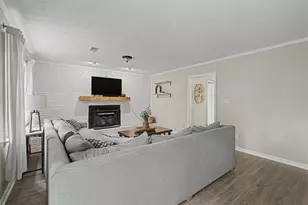 2204 Pine Point Dr, Lawrenceville, GA 30043 - Photo 10
