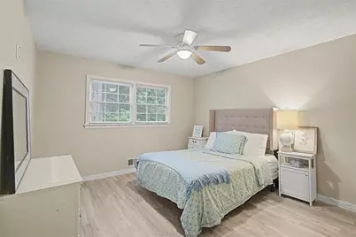 2204 Pine Point Drive, Lawrenceville, GA 30043 - Photo 22