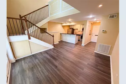 27 Chaumont Square NW, Atlanta, GA 30327 - Photo 4