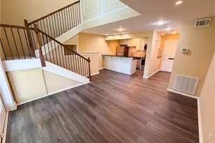 27 Chaumont Square NW, Atlanta, GA 30327 - Photo 4