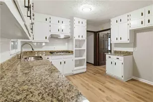 420 Creekview Ct, Marietta, GA 30064 - Photo 14