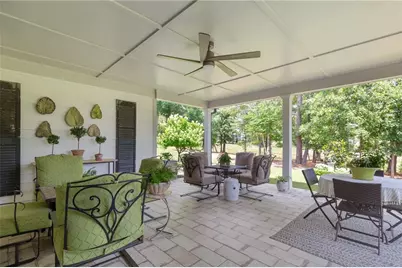 319 Erie Point, Hoschton, GA 30548 - Photo 2
