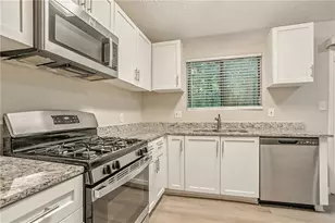 4645 Hairston Crossing Pl, Stone Mountain, GA 30083 - Photo 10