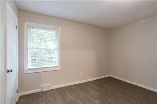 4696 Rockbridge Rd, Stone Mountain, GA 30083 - Photo 22