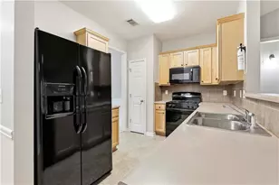 7373 Gossamer St, Union City, GA 30291 - Photo 14