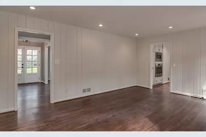 4601 Club Circle NE, Atlanta, GA 30319 - Photo 22
