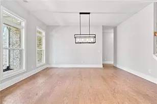 886 Keystone Dr, Woodstock, GA 30188 - Photo 4