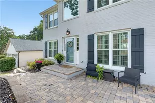 10680 Pinewalk Forest Cir, Alpharetta, GA 30022 - Photo 2