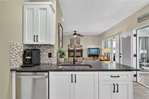 10680 Pinewalk Forest Cir, Alpharetta, GA 30022 - Photo 6