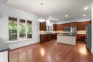 350 Wembley Cir, Atlanta, GA 30328 - Photo 6