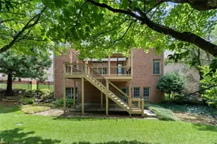350 Wembley Cir, Atlanta, GA 30328 - Photo 32