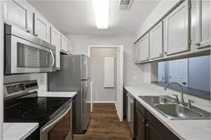 619 Barrington Hills Dr, Atlanta, GA 30350 - Photo 14