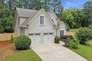 1027 Deer Hollow Dr, Woodstock, GA 30189 - Photo 6