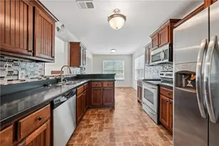 70 Feldspar Dr, Jefferson, GA 30549 - Photo 2