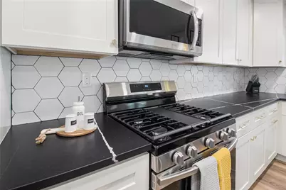 220 Birch Street, Hapeville, GA 30354 - Photo 6