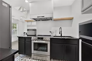 1042 Braddock Cir, Woodstock, GA 30189 - Photo 2