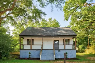 16 Berry Ave, Newnan, GA 30263 - Photo 2