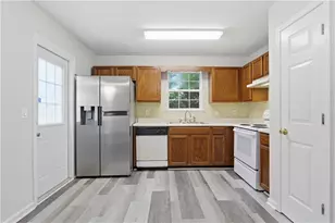 128 Ravenwood Ln, Rockmart, GA 30153 - Photo 2