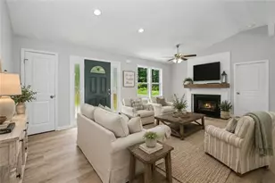 126 Lucinda Ln, Fayetteville, GA 30214 - Photo 4