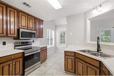 5482 Riverside Dr, Sugar Hill, GA 30518 - Photo 8