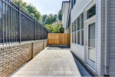 5115 Chemin De Vie NE #5115, Atlanta, GA 30342 - Photo 4