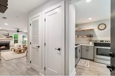 302 Teal Court #302, Roswell, GA 30076 - Photo 2