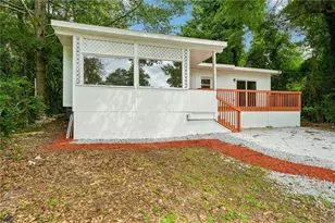 967 Lake Dr, Snellville, GA 30039 - Photo 6