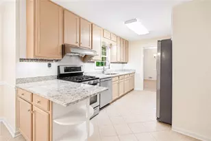 1683 Oak Ridge Cir SW, Stone Mountain, GA 30087 - Photo 16