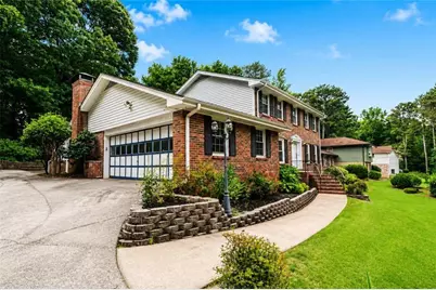 1683 Oak Ridge Circle SW, Stone Mountain, GA 30087 - Photo 2