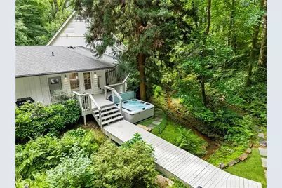 695 W Conway Drive NW, Atlanta, GA 30327 - Photo 4