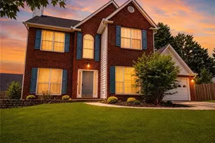 915 Charter Club Dr, Lawrenceville, GA 30043 - Photo 2