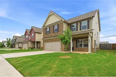 1995 Bridgewater Pass, Hampton, GA 30228 - Photo 2