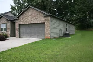 610 Dodson Lake Ct, Fairburn, GA 30213 - Photo 2